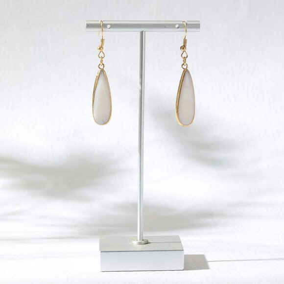 Mother of Pearl Drop earrings, Sea Shell earrings - Picture 2 of 2